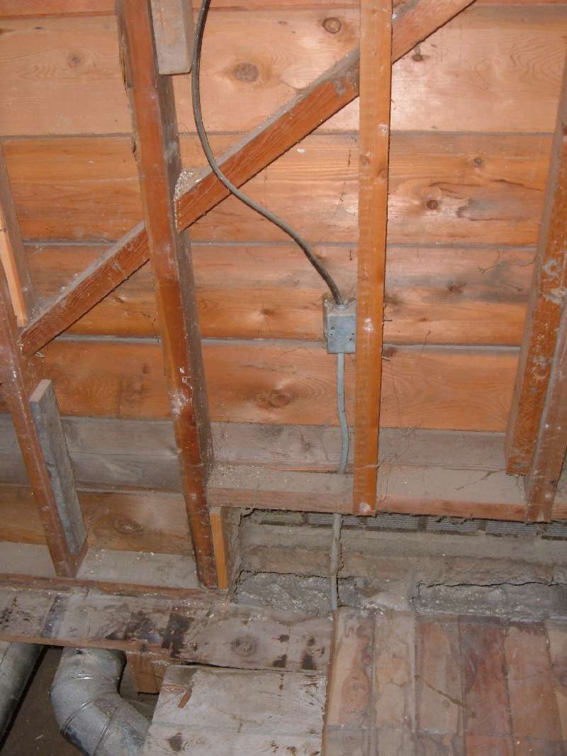 Fixing the Retro-House electrical.