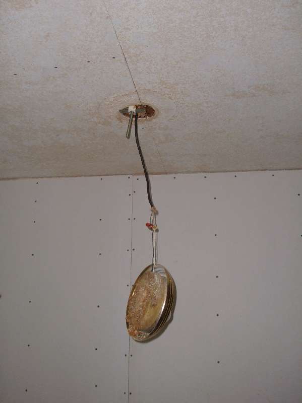 Fixing the Retro-House electrical.
