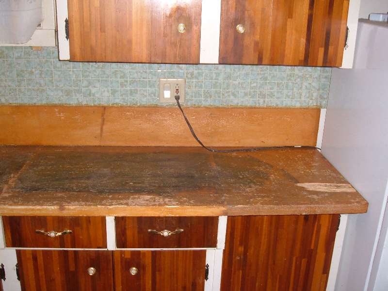 Fixing the Retro-House electrical.