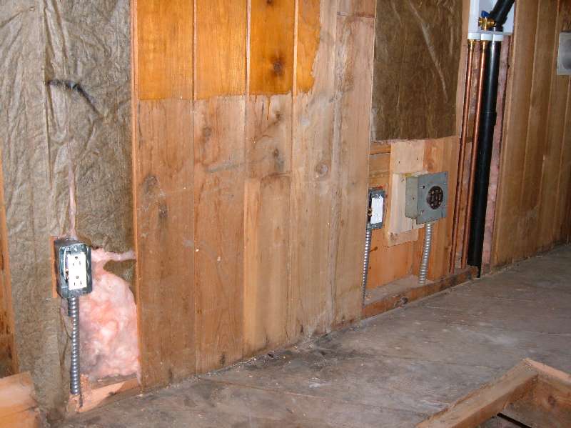 Fixing the Retro-House electrical.
