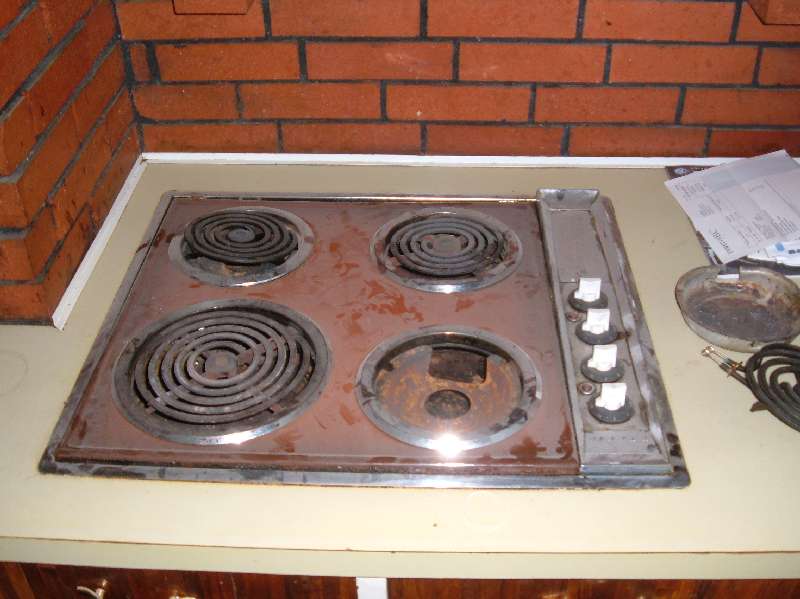 Original Kitchen Cooktop.