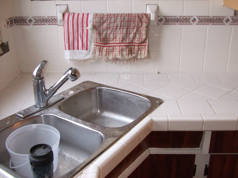 Tiling The Kitchen Counters.